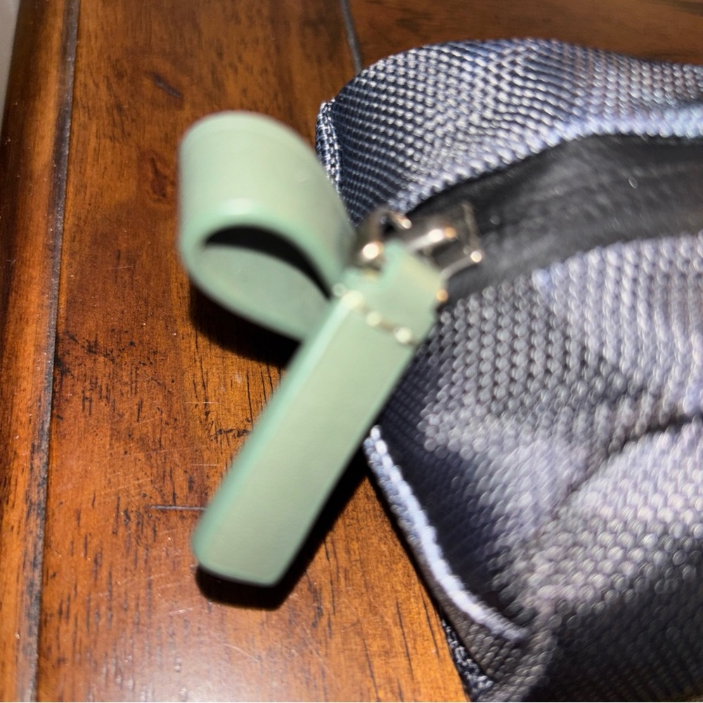 Tumi Navy Camouflage Toiletry /Cord Organizer Pouch - Picture 3 of 8